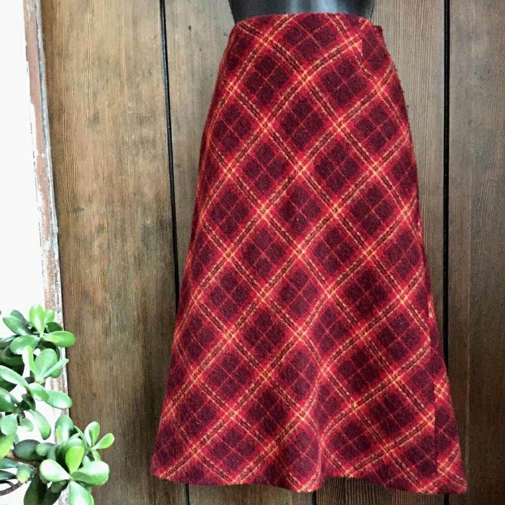 Classic plaid pencil skirt